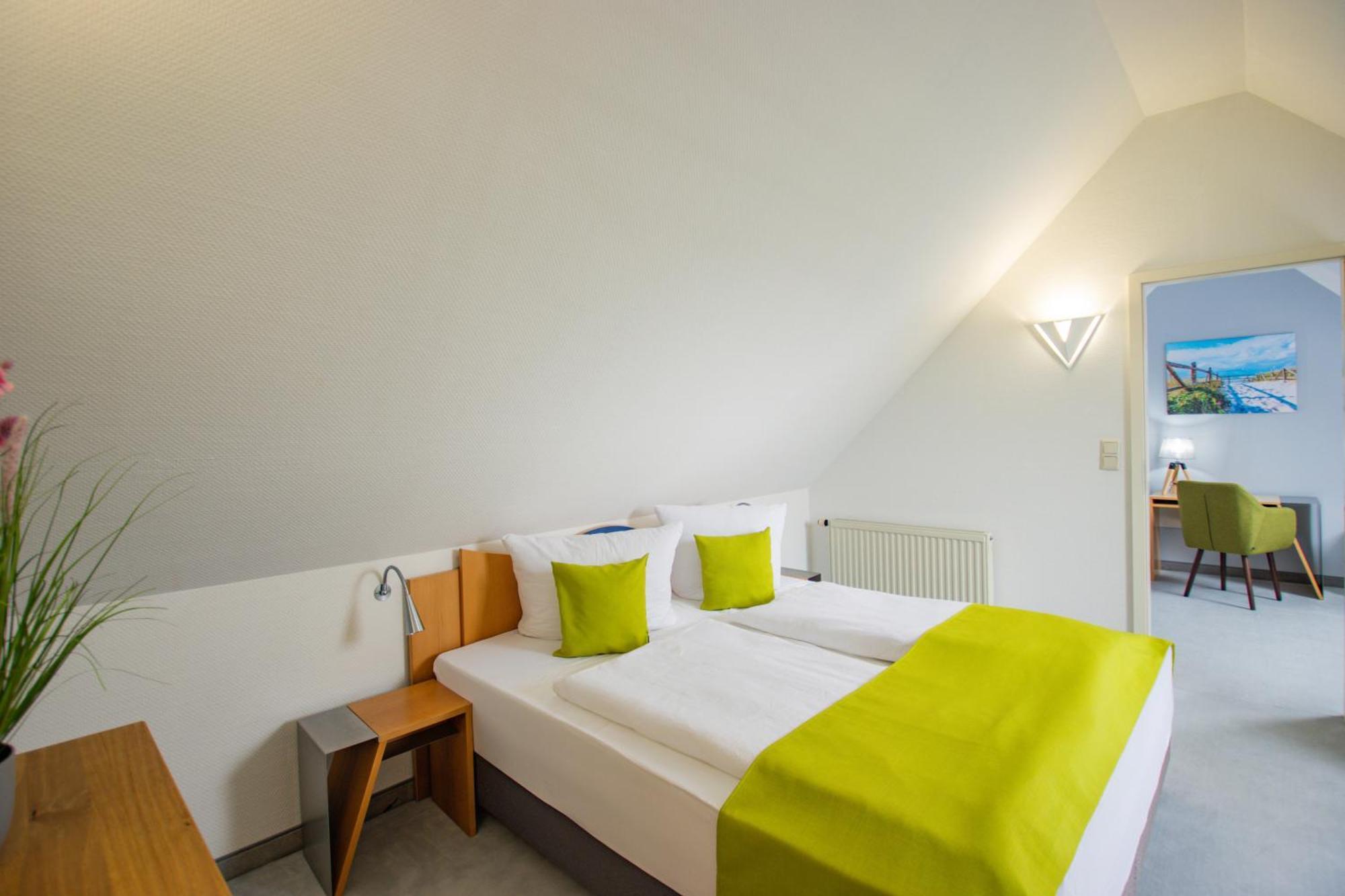 Inselhotel Kleiner Bodden Buschvitz Ngoại thất bức ảnh